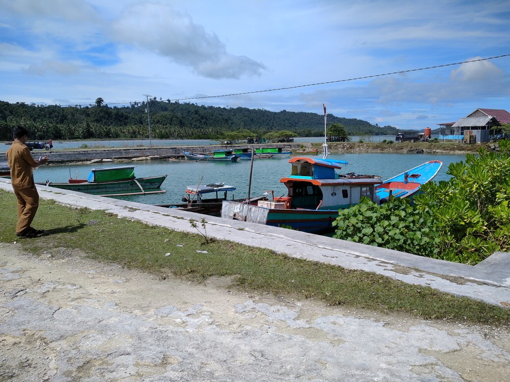 Tambatan Perahu Desa Lamamek